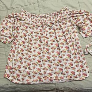 Women’s off shoulder shirt